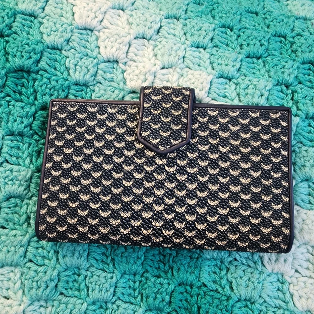Stingray Leather Blue & White Scale Print Snap Bifold Wallet